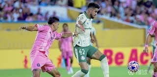 陈金锋在 2002 年代表洛杉矶道奇队出赛，成为首位在大联盟登场的台湾球员